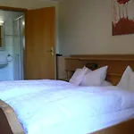 Värdshus Haus Evelyn / Haus Heidemarie *