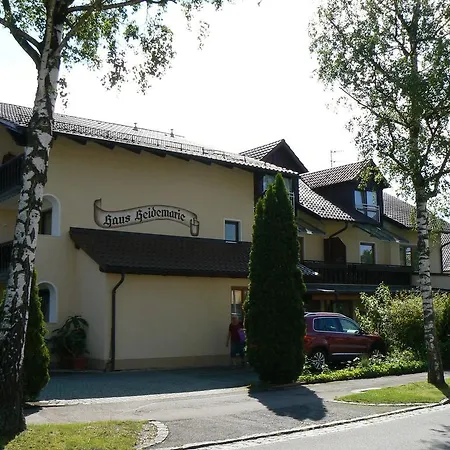 Haus Evelyn / Haus Heidemarie 宾馆 *